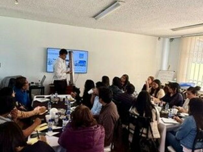 LCV Ecuador a technical session with the Ministry of Energy and Mines and ARCH.