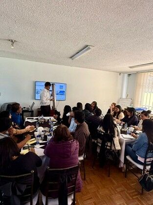LCV Ecuador a technical session with the Ministry of Energy and Mines and ARCH.